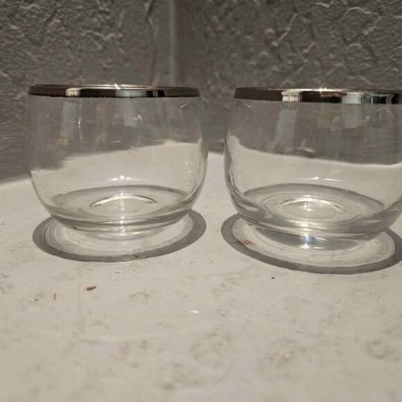 Set of 2 Dorothy Thorpe Thin Silver Band Roly Poly Glasses - Picture 1 of 5
